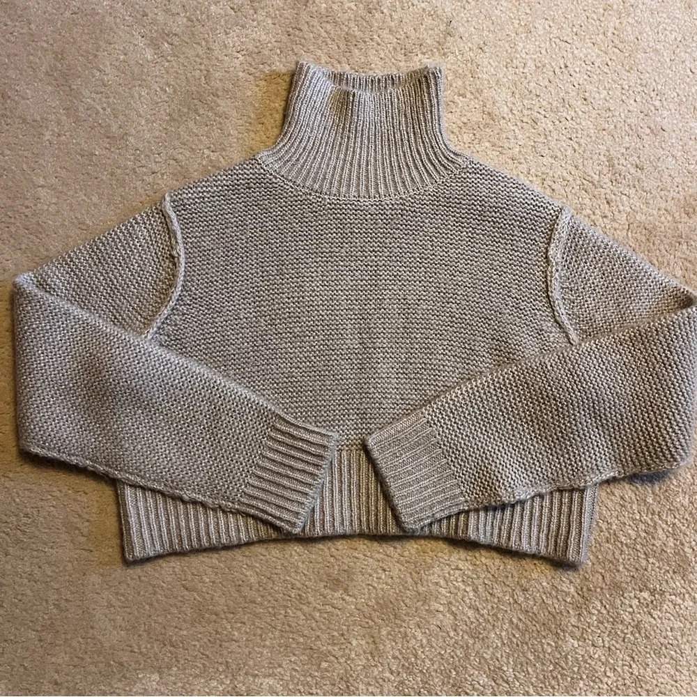 Elodie Cropped Knit Sweater in grey - Picture 3 of 7